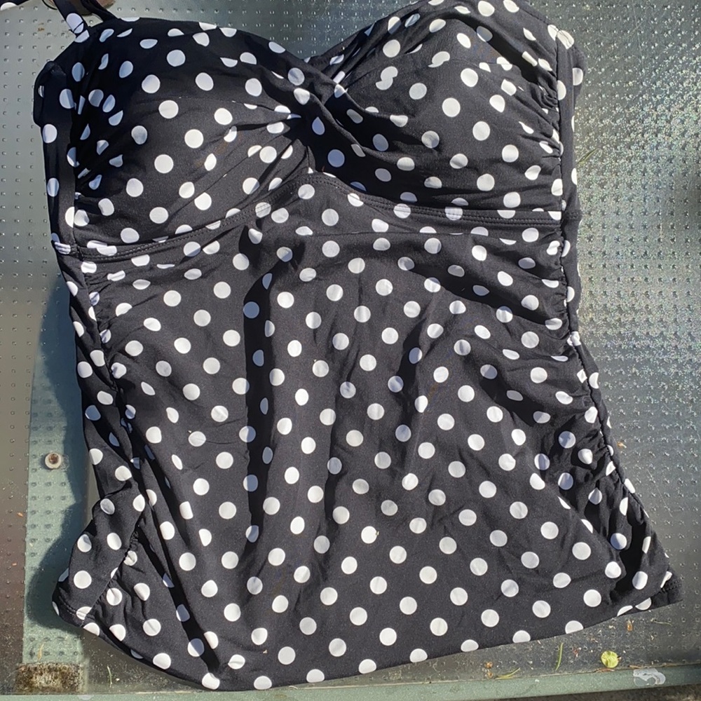 Black white tankini top w adjustable straps. XL
